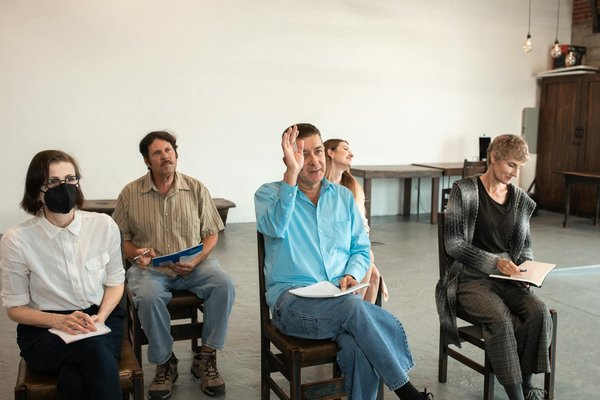 Revolutionizing UK Newspapers: The Game-Changing Perks of Subscription Services for Readers and Publishers